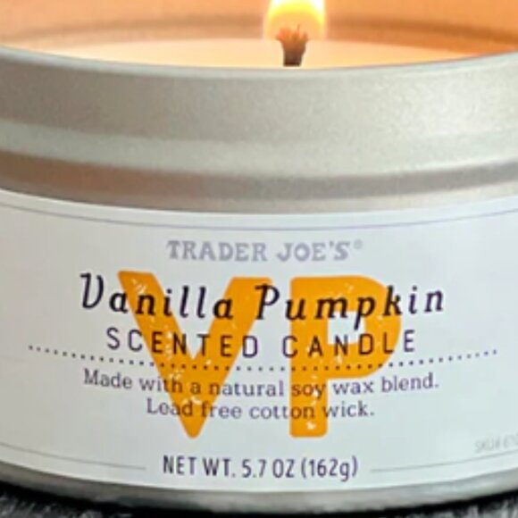 Trader Joe's Vanilla Pumpkin Seasonal Limited Scented Soy Wax Candle 5.7 Oz. - Picture 1 of 2